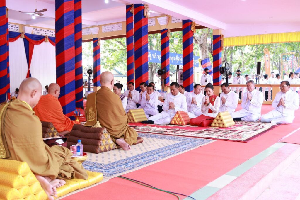 អាជ្ញាធរខេត្តកណ្ដាល អញ្ជើញចូលរួមក្នុងពិធីបុណ្យវិសាខបូជា ក្រោមអធិបតីភាពដ៏ខ្ពង់ខ្ពស់ឯកឧត្តមអភិសន្តិបណ្ឌិត ស សុខា ឧបនាយករដ្ឋមន្ត្រី រដ្ឋមន្ត្រីក្រសួងមហាផ្ទៃ