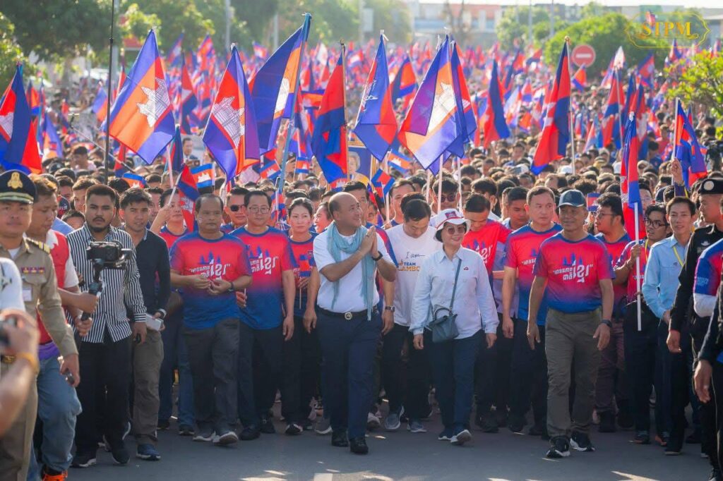 មេអាវុធហត្ថភ្នំពេញ បង្ហាញការគាំទ្ររាជរដ្ឋាភិបាលពេញទំហឹង ក្នុងការដោះស្រាយបញ្ហាព្រំដែន!